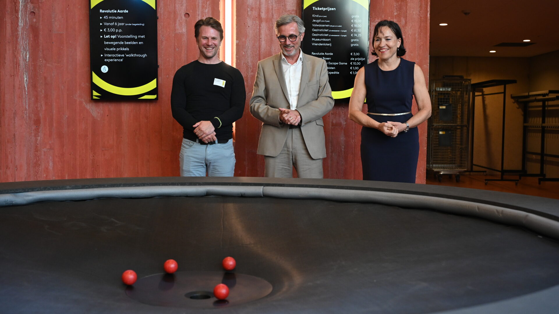 Einstein Telescope-talenten van de toekomst nu al aan de slag in Education Centre
